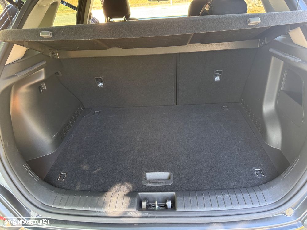 Hyundai Kauai 1.6 GDi HEV Premium (TT)+Pack Plus - 32
