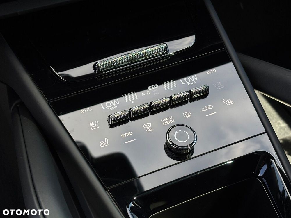 Porsche Cayenne - 23