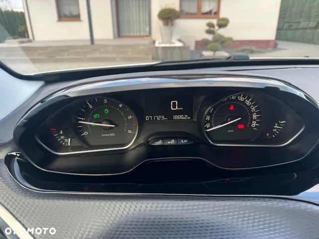 Peugeot 2008 1.5 BlueHDi Signature - 13