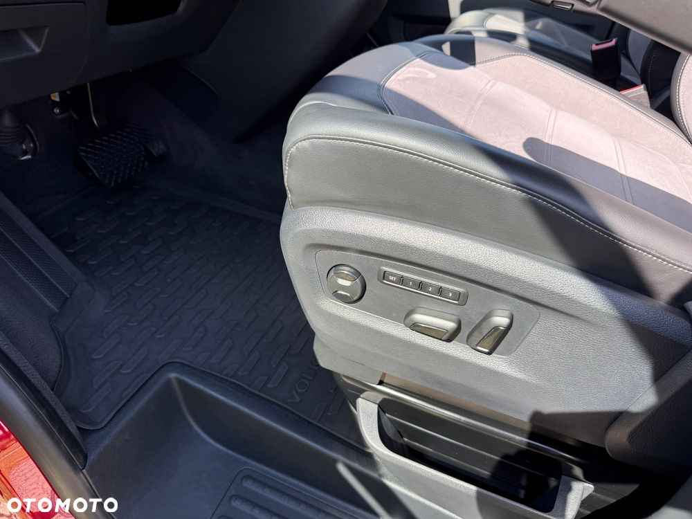 Volkswagen Multivan - 16