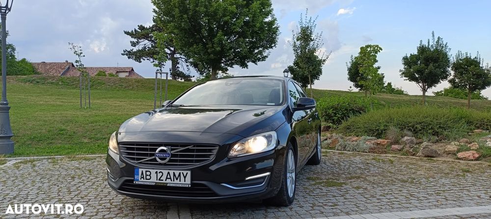 Volvo S60 D3 DRIVe Momentum - 1