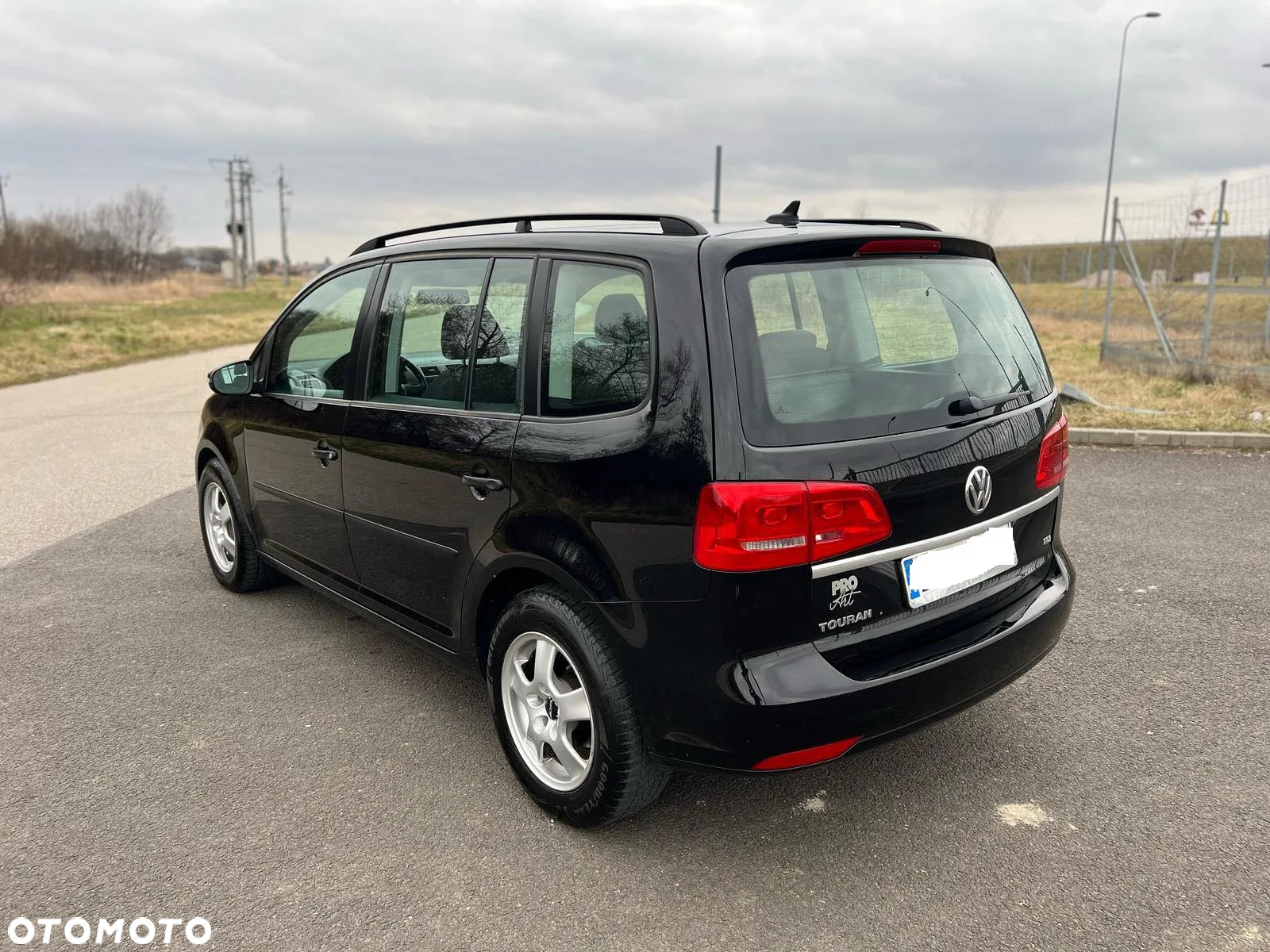 Volkswagen Touran 1.6 TDI DPF Trendline DSG - 23