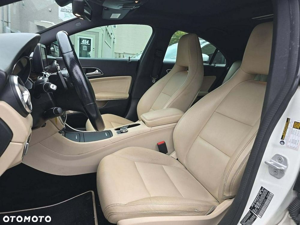 Mercedes-Benz CLA 250 4Matic 7G-DCT AMG Line - 5