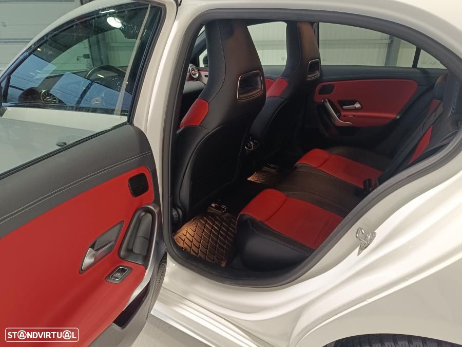 Mercedes-Benz A 220 4Matic 7G-DCT AMG Line - 24