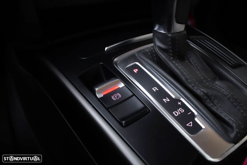 Audi A4 2.0 TDI S tronic design - 17