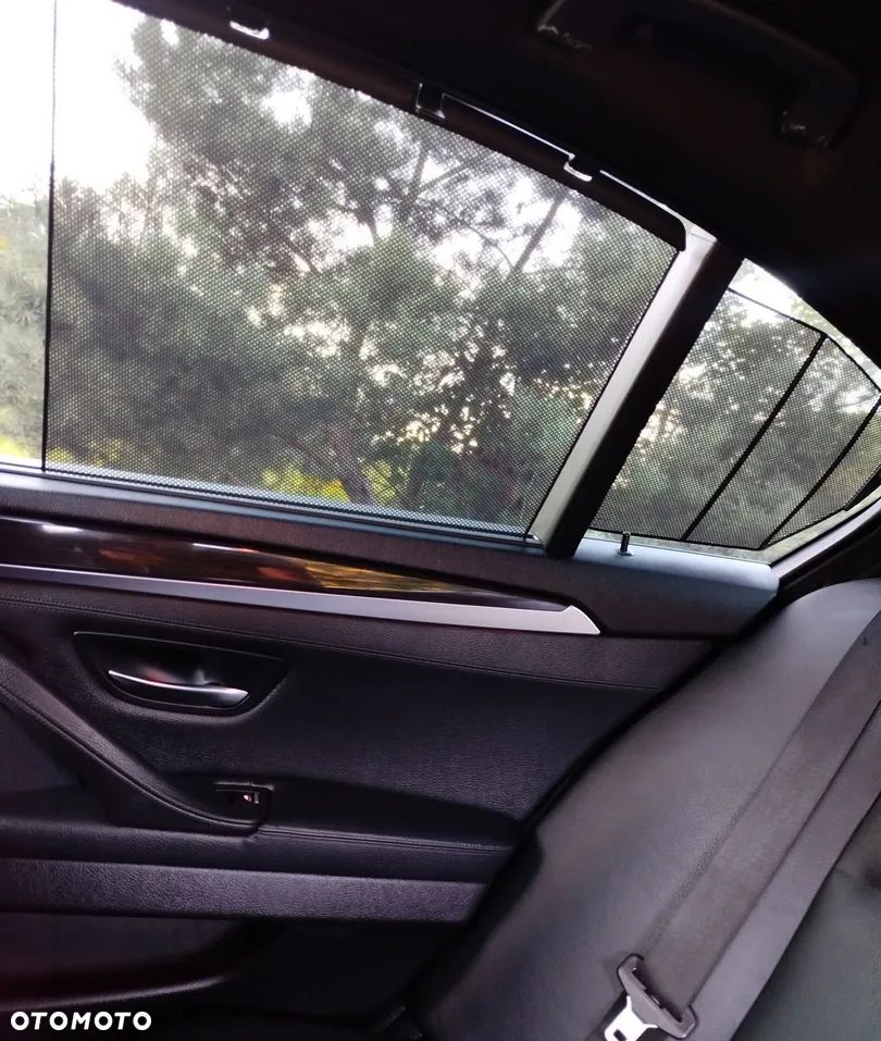 BMW Seria 5 528i - 28