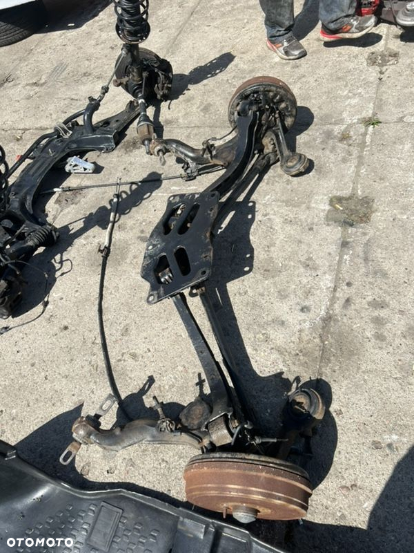 opel combo d sanki wózek ława  tył  kompletne zawieszenie tylne zwrotnica  wachacze - 2
