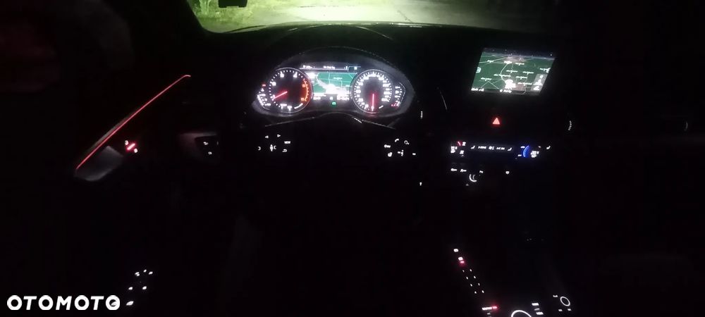 Audi A4 Limousine - 8