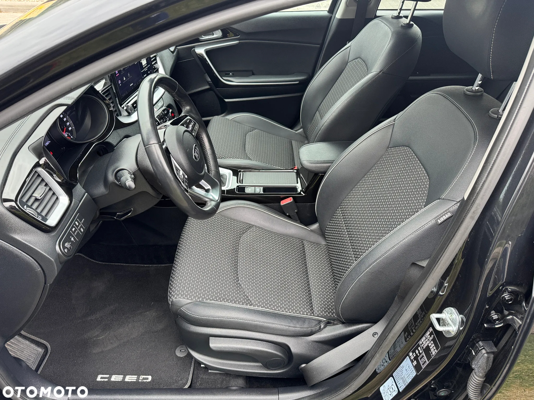 Kia Ceed 1.6 CRDi Eco-Dynamics+ (48V Mild-Hybrid) DCT7 Vision - 11