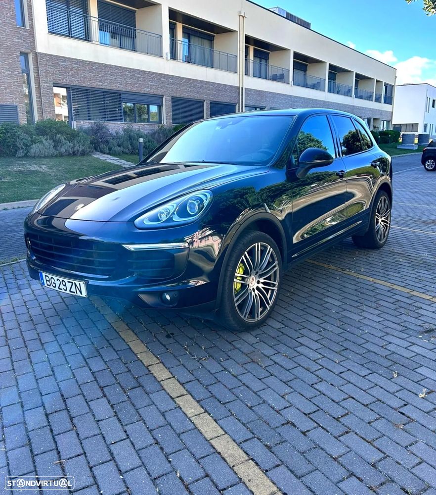 Porsche Cayenne S E-Hybrid - 2