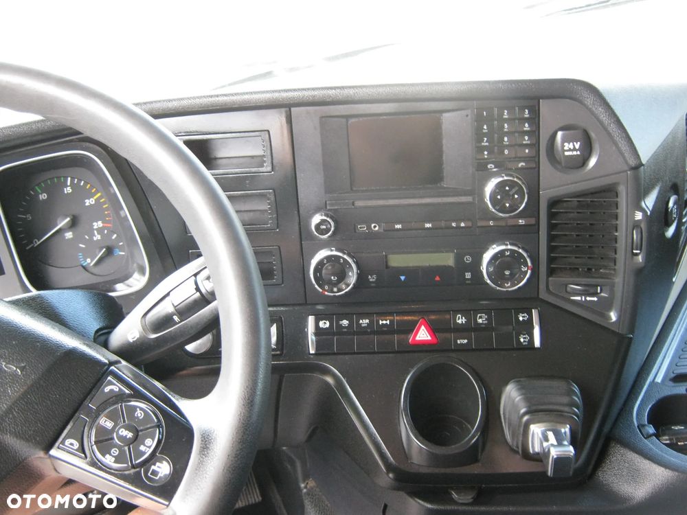 Mercedes-Benz ACTROS - 14