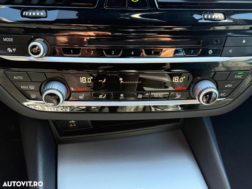 BMW Seria 5 520d Sport Line - 28