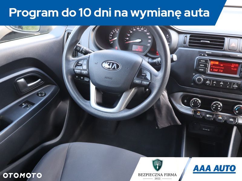 Kia Rio - 8