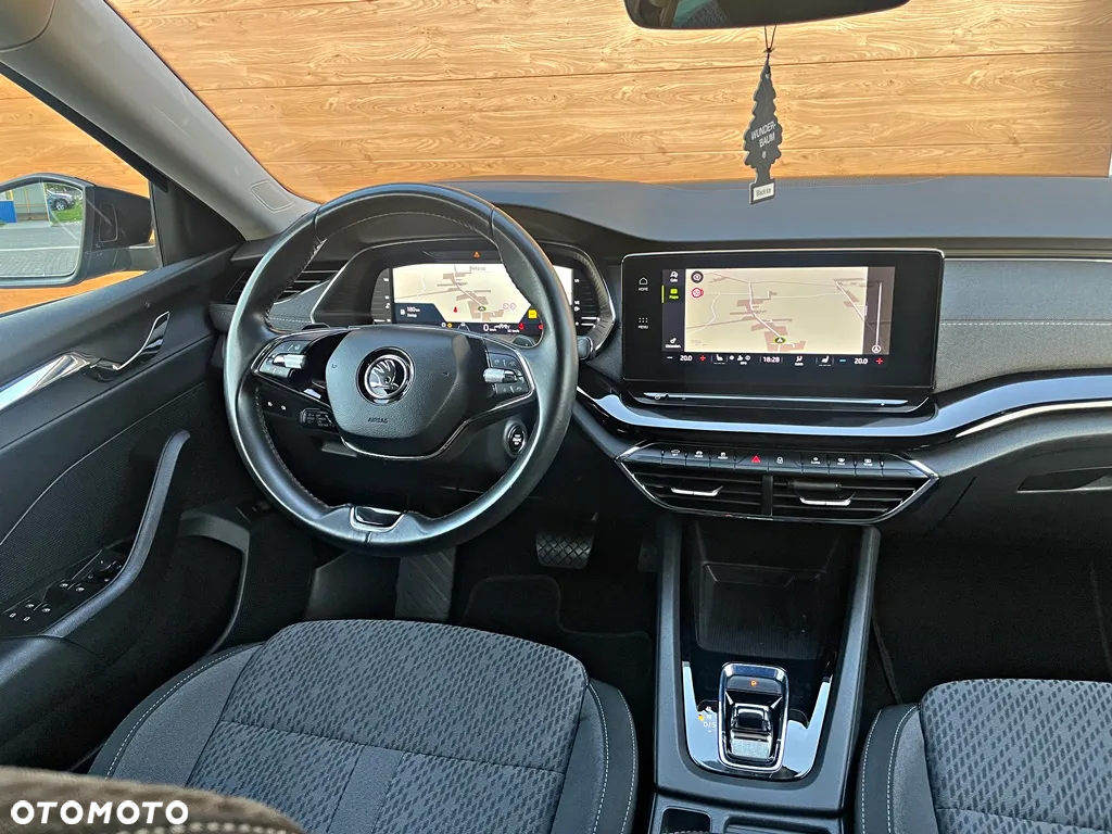 Skoda Octavia Combi 2.0 TDI DSG Exclusive Plus - 23
