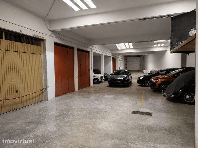 Garagem Box Fechada para Arrendar – Centro de Torres Vedras - Grande imagem: 5/8