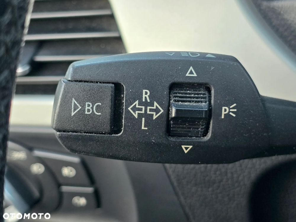 BMW Seria 3 318d DPF Edition Sport - 19