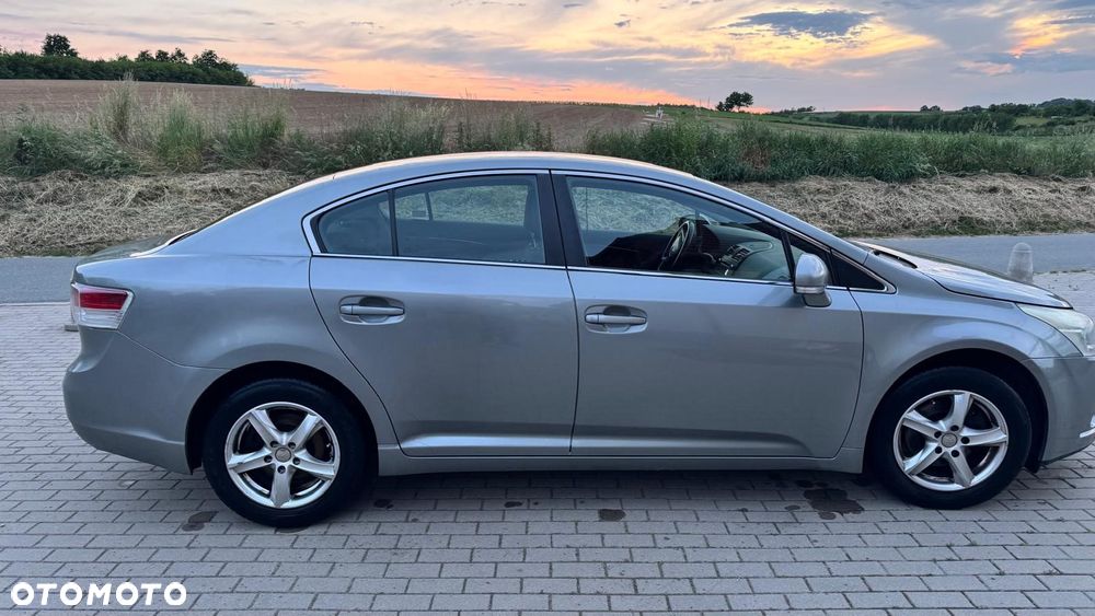 Toyota Avensis 1.8 Luna - 2