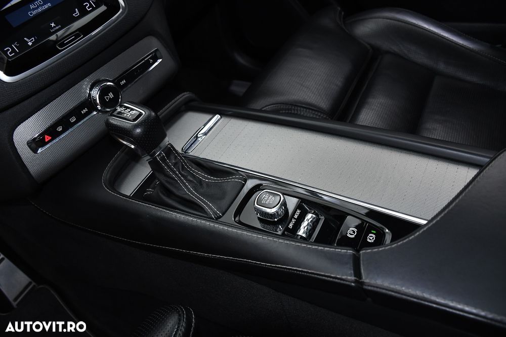 Volvo XC 90 T5 AWD 5 locuri R-Design - 19