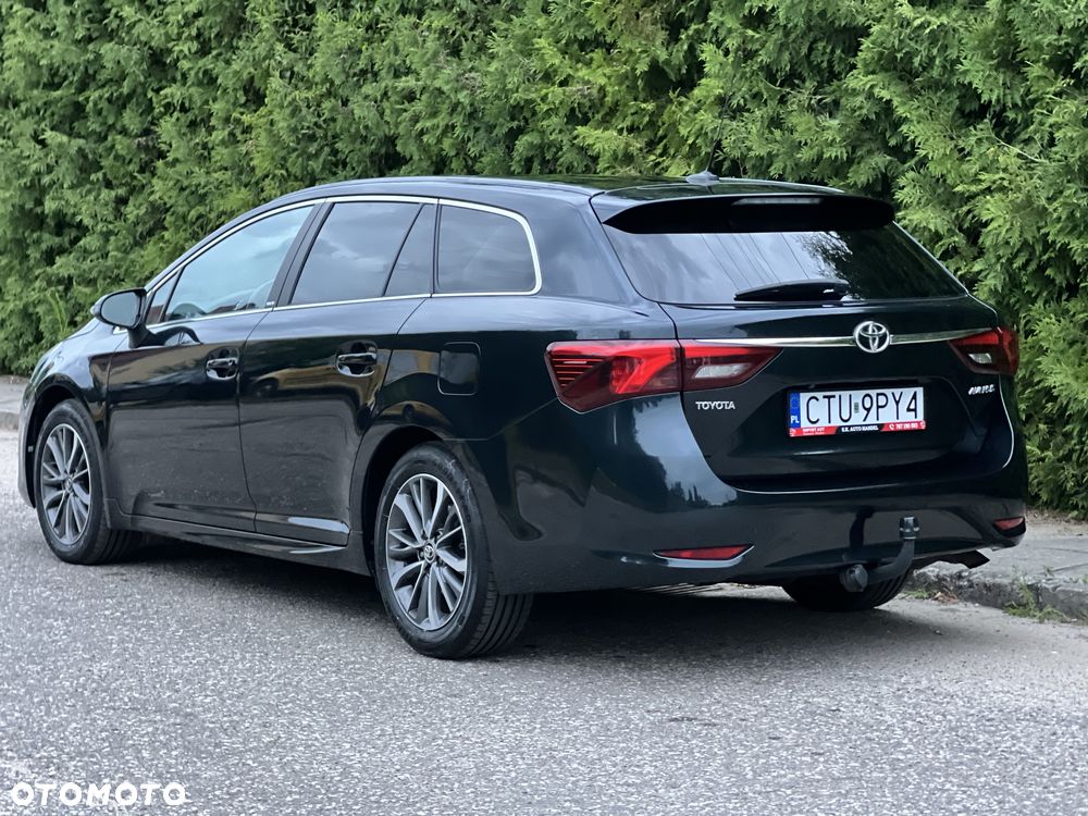 Toyota Avensis - 2