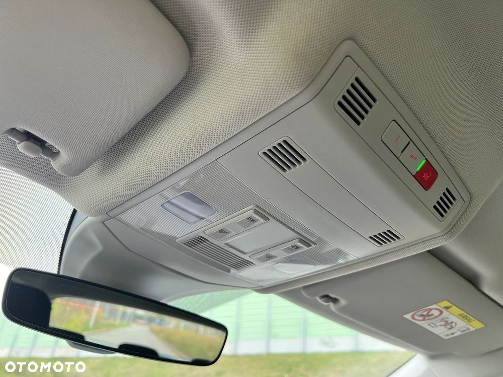 Volkswagen T-Cross 1.0 TSI Style - 32