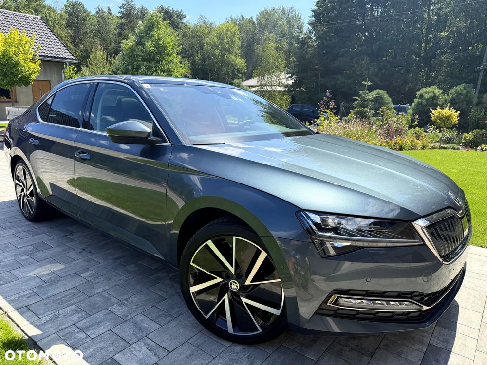 Skoda Superb 2.0 TDI SCR 4x4 Sportline DSG - 19