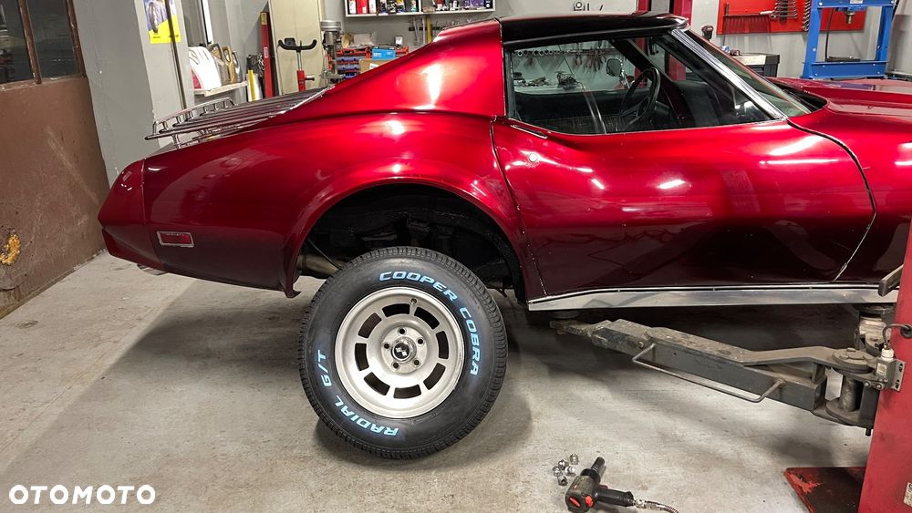Chevrolet Corvette - 3