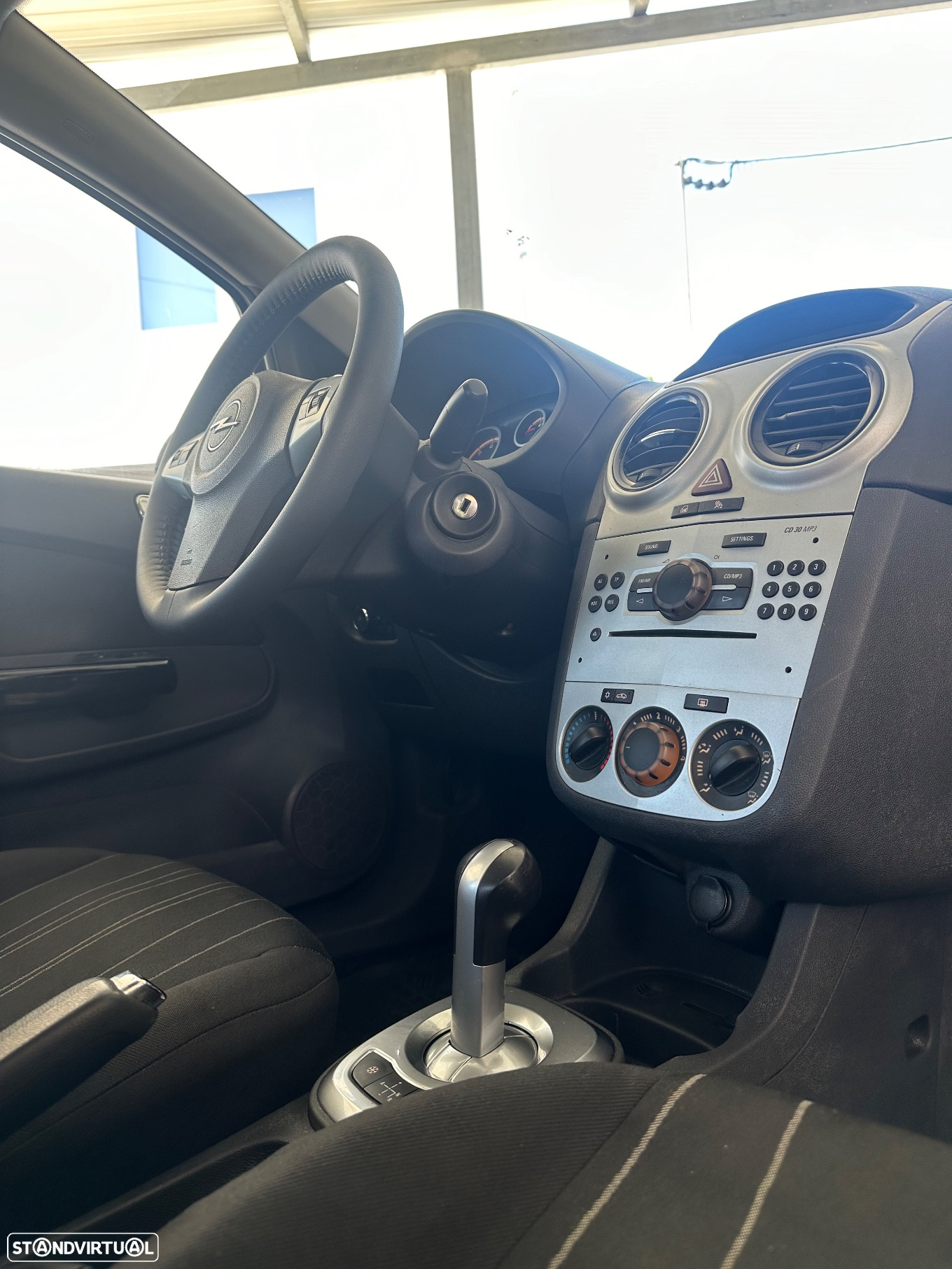 Opel Corsa 1.2 Enjoy Easytronic - 12
