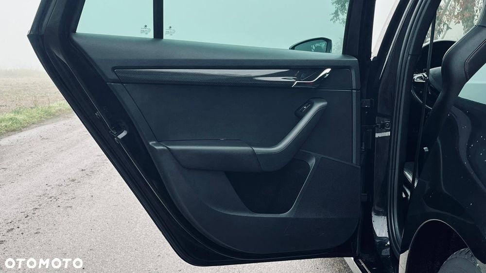 Skoda Octavia 2.0 TDI DSG RS - 6