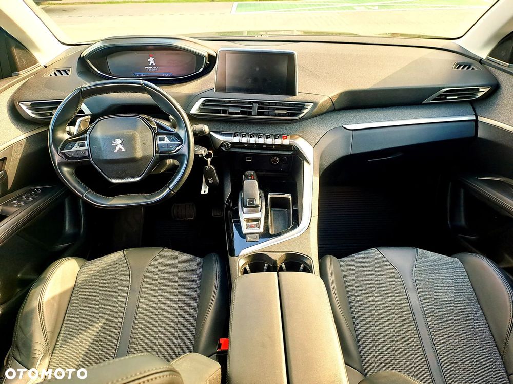Peugeot 3008 1.2 PureTech Active S&S EAT6 - 10