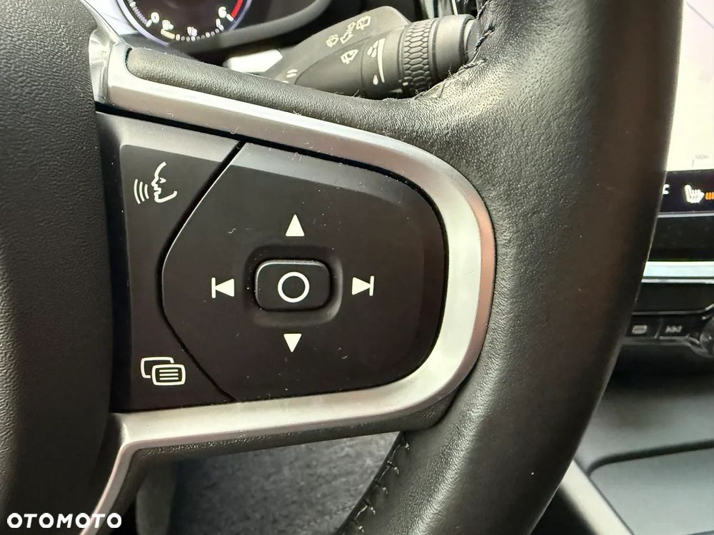 Volvo V60 D3 Momentum - 24