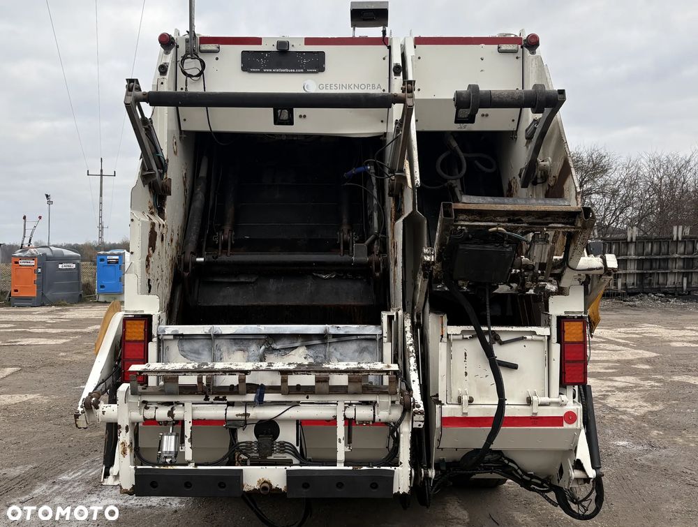 Volvo FM 330 EEV 6x2 / śmieciarka / 3 komory - 5