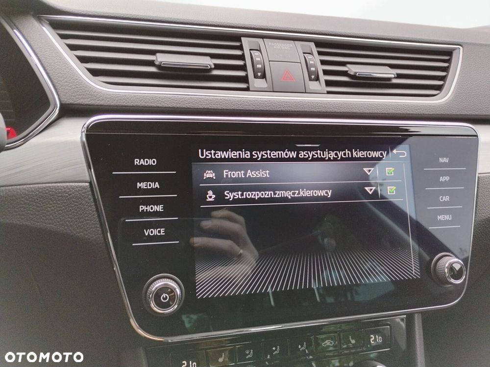 Skoda Superb 1.5 TSI Ambition DSG - 28