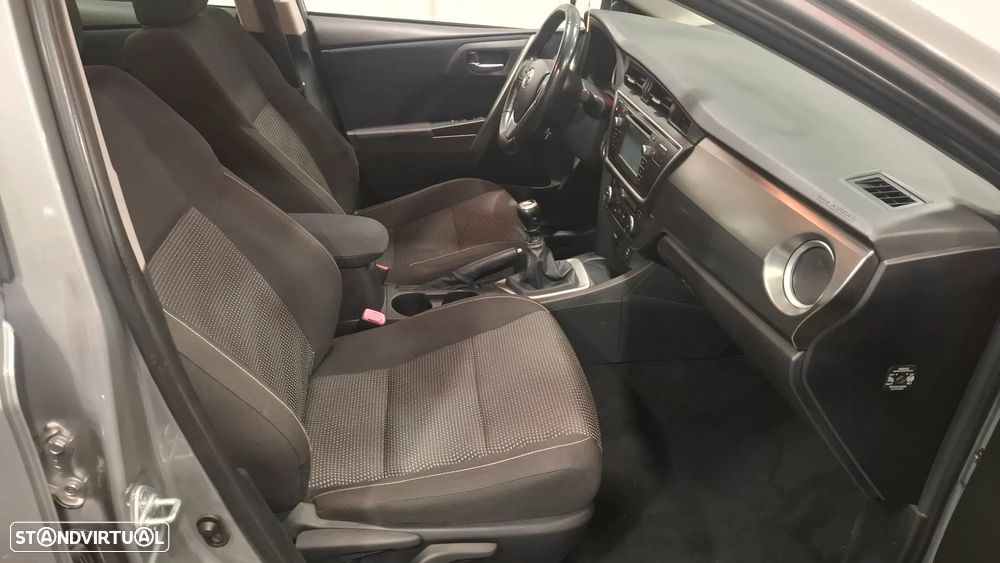 Toyota Auris - 22