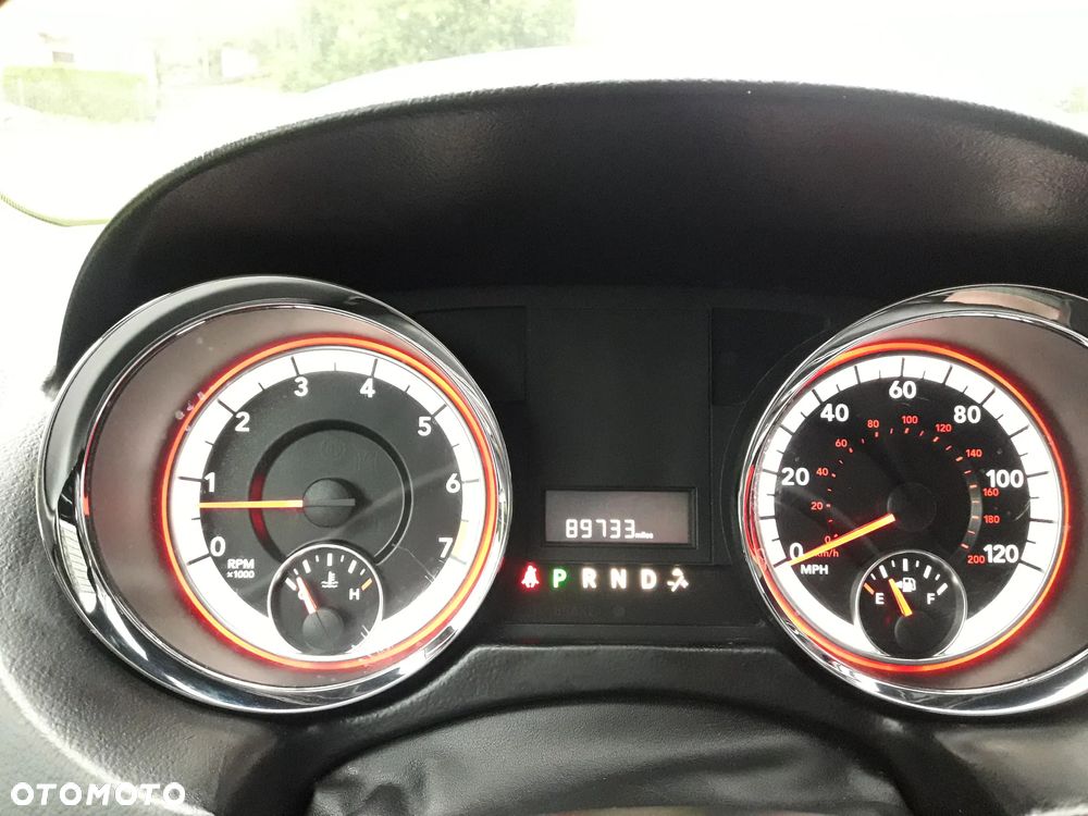 Dodge Grand Caravan - 11