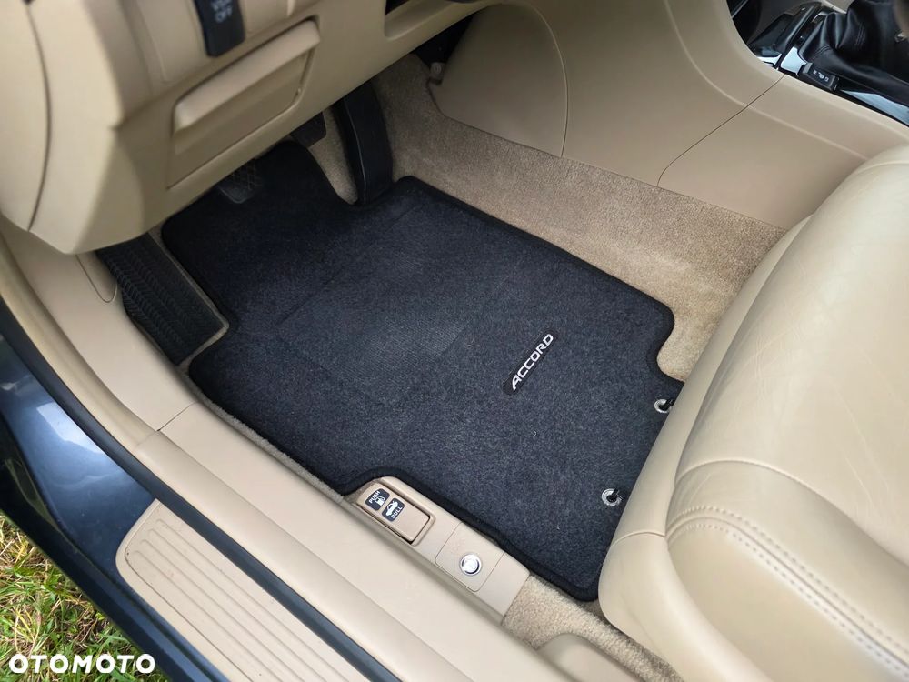 Honda Accord 2.4 i Executive - 32