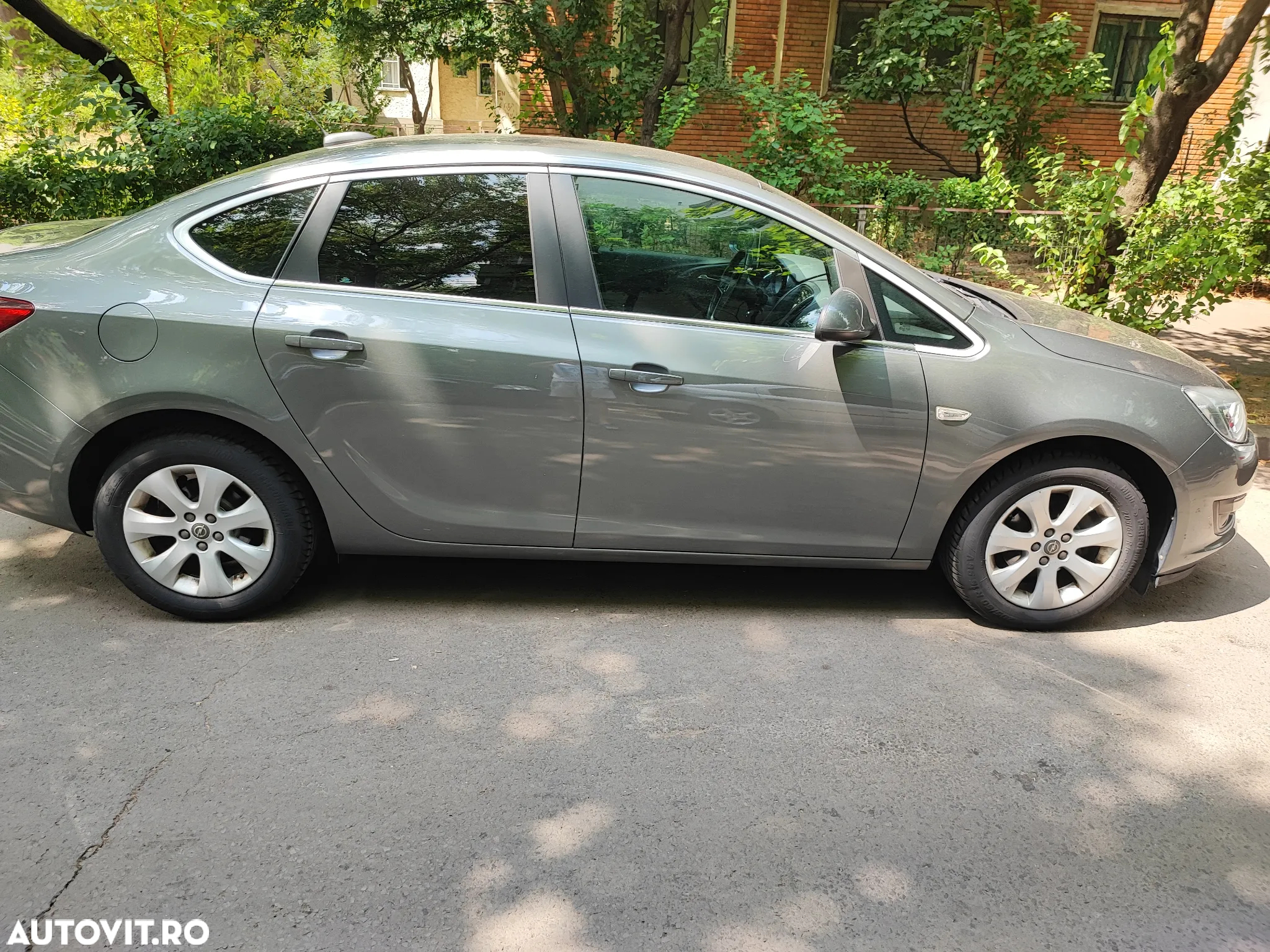 Opel Astra 1.4 Turbo ECOTEC Enjoy - 12