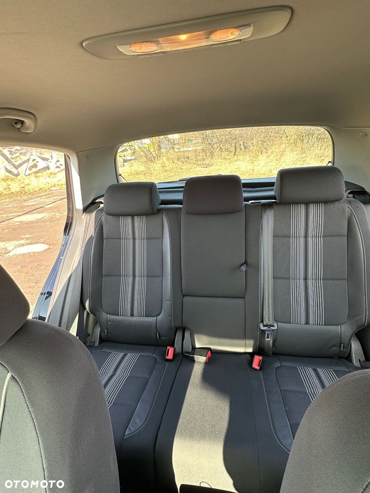 Volkswagen Golf Plus - 11
