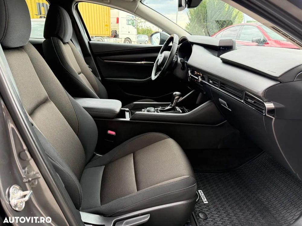 Mazda 3 G122 AT Plus - 17