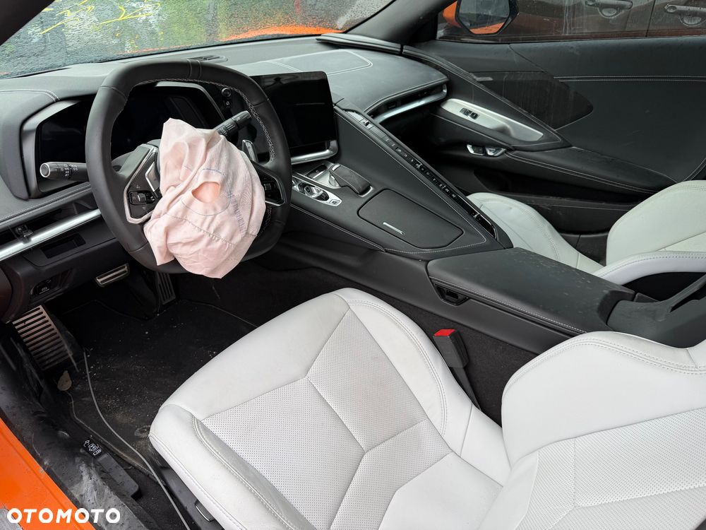 Chevrolet Corvette - 8