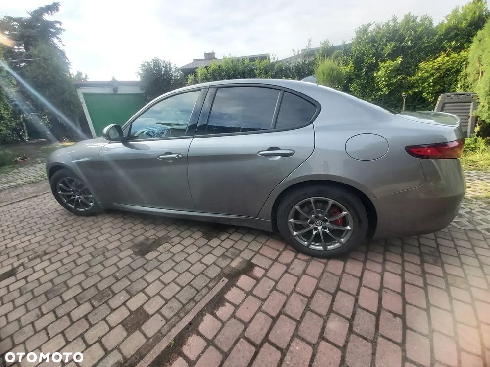 Alfa Romeo Giulia - 2