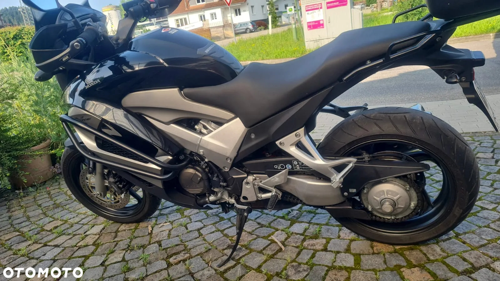 Honda VFR - 2