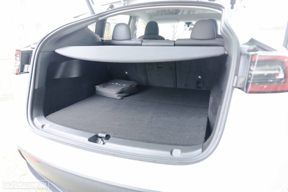 Tesla Model Y Long Range Tração Integral - 17