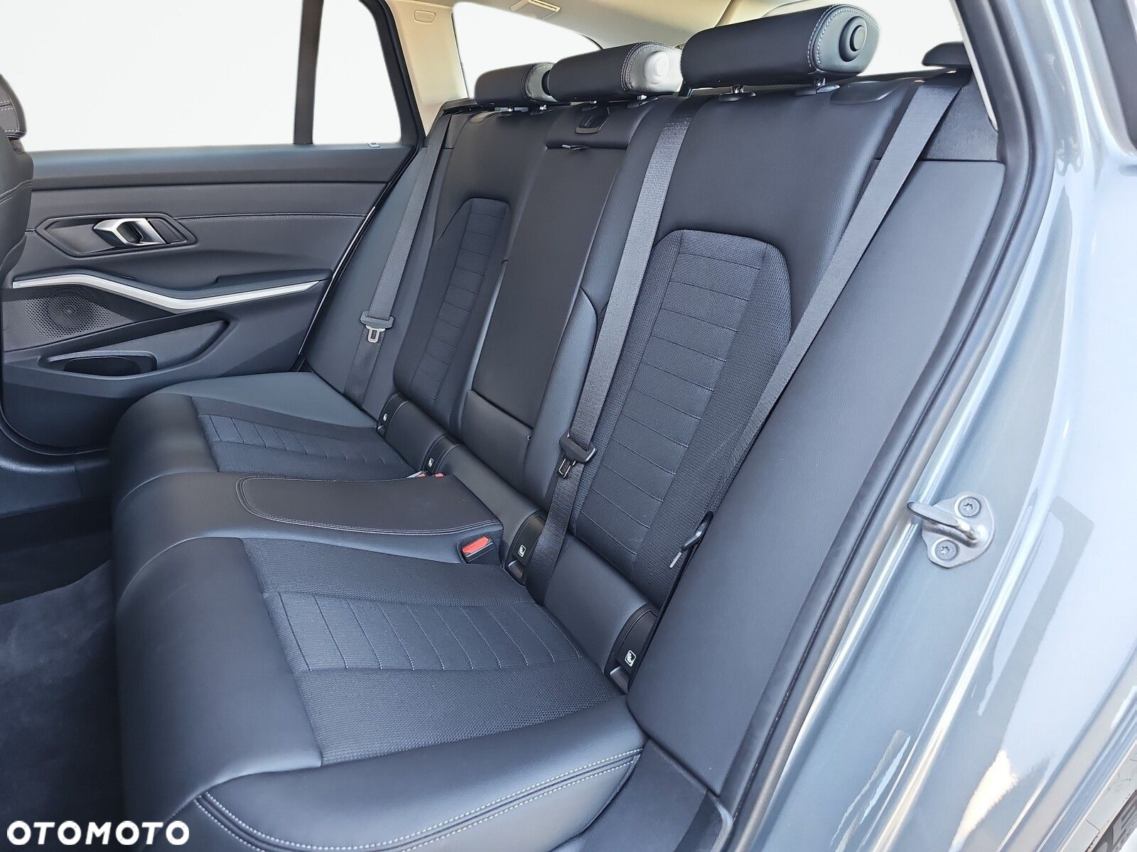 BMW Seria 3 318i - 31