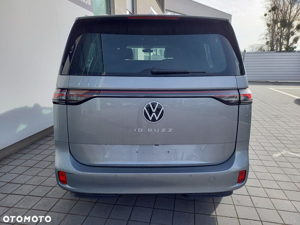Volkswagen ID. Buzz Cargo 150 kW (204 PS) / skrzynia biegów: automatyczna 1 biegowa rozstaw osi: 2988 mm - 9