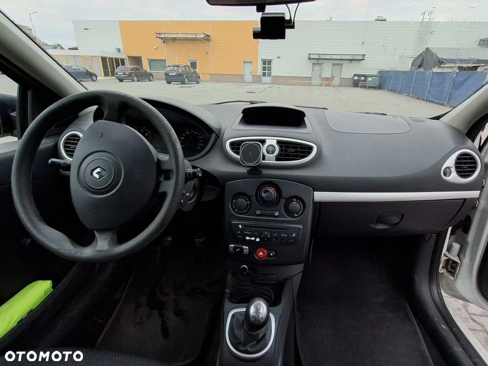 Renault Clio 1.2 16V Alize - 5