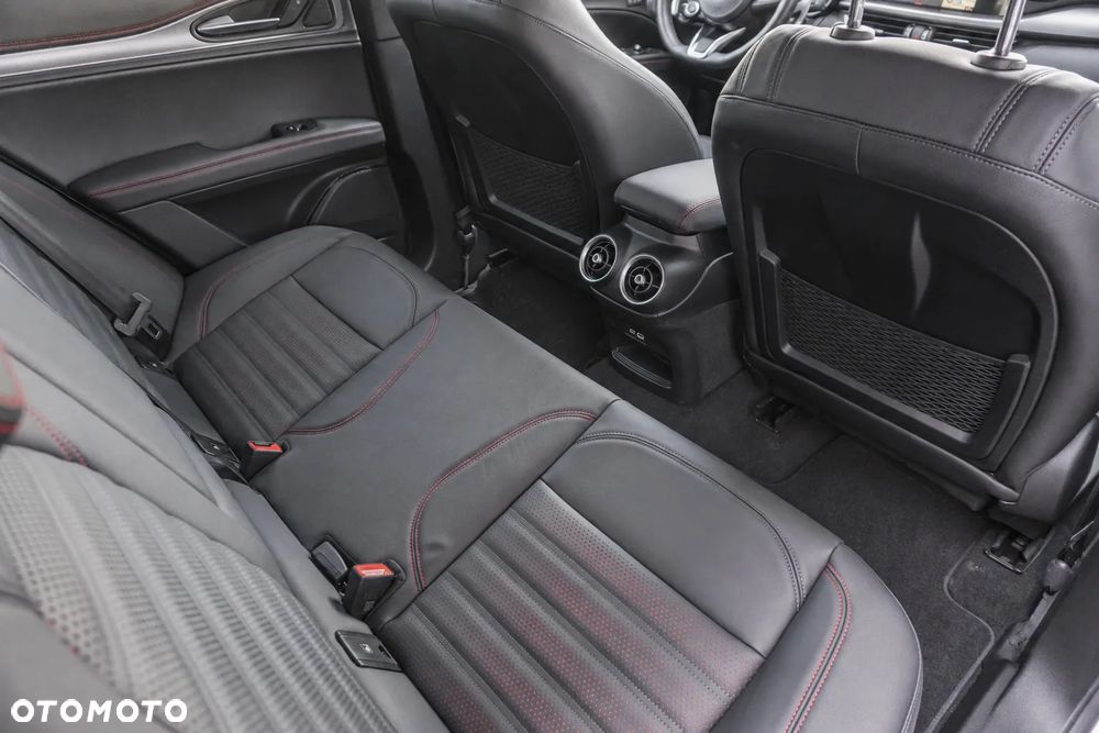 Alfa Romeo Stelvio 2.0 Turbo Tributo Italiano Q4 - 34