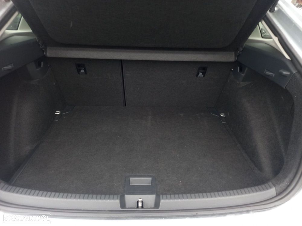 VW Taigo 1.0 TSI Urban - 18