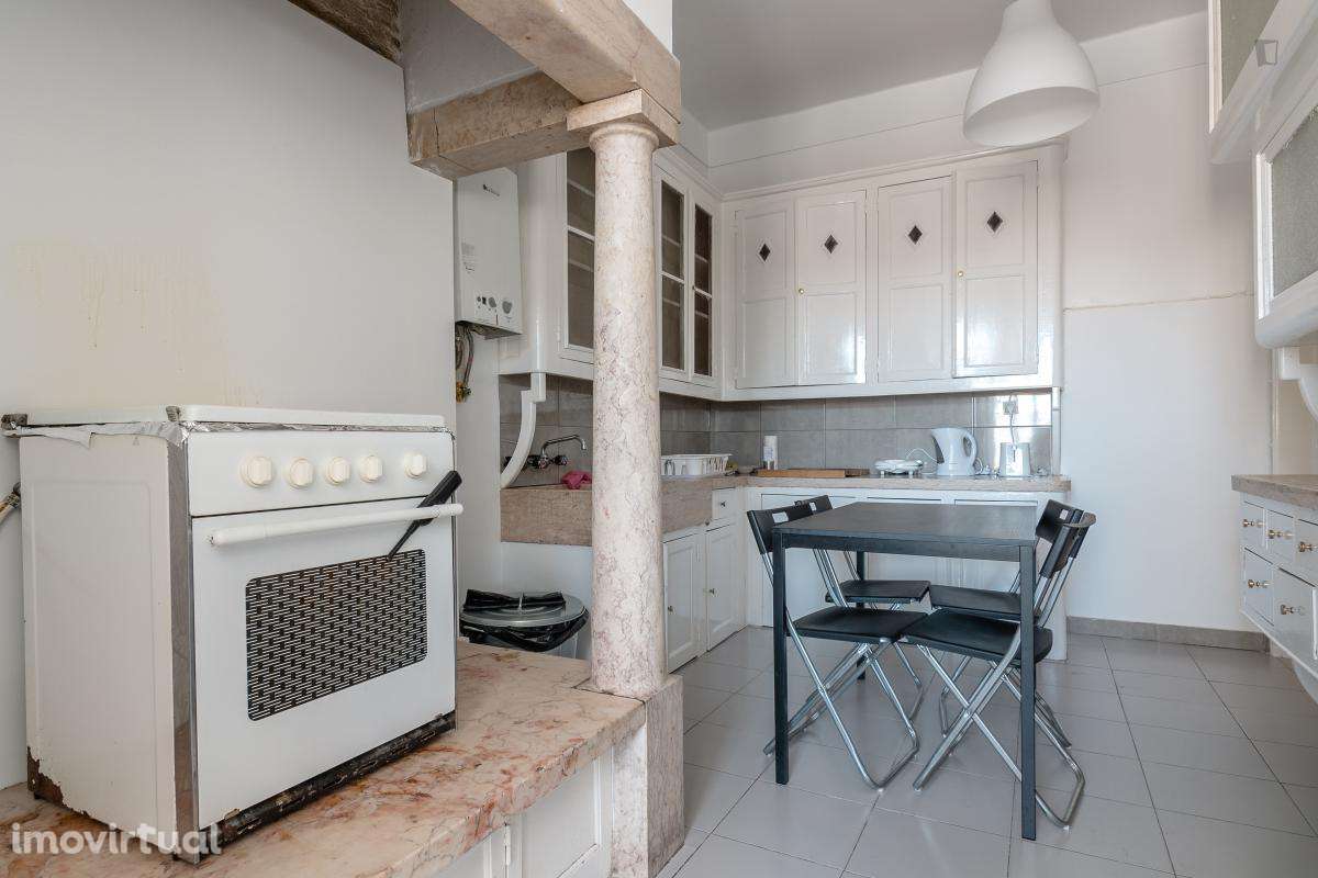 Quarto - localizado em Intendente Lisbon - Grande imagem: 4/11