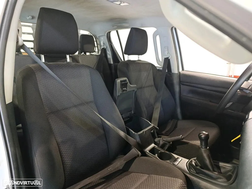 Toyota Hilux 2.4 D-4D 4WD CD CH - 7