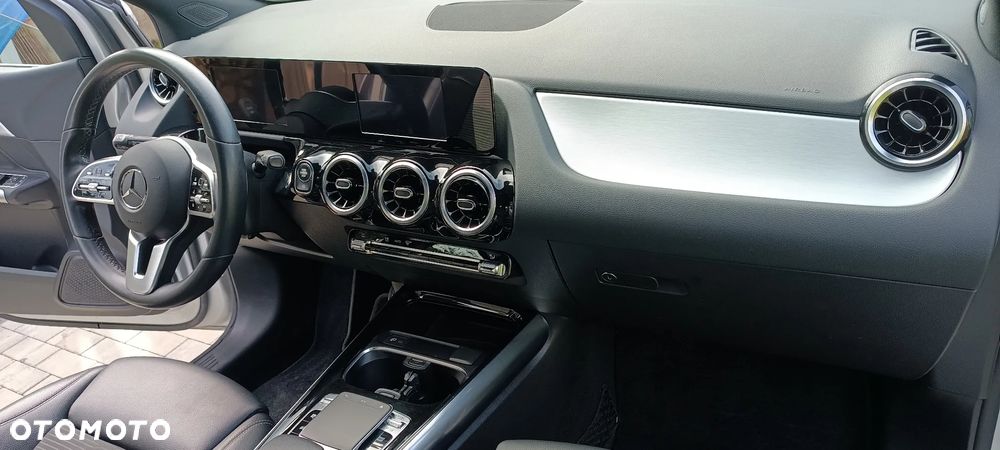 Mercedes-Benz Klasa B 180 7G-DCT Style - 22